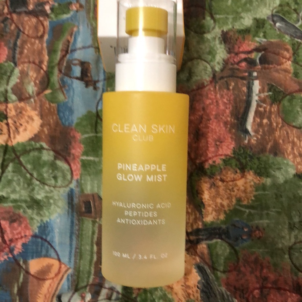 Clean Skin Club: Pineapple Glow Mist - Picture 2 of 2